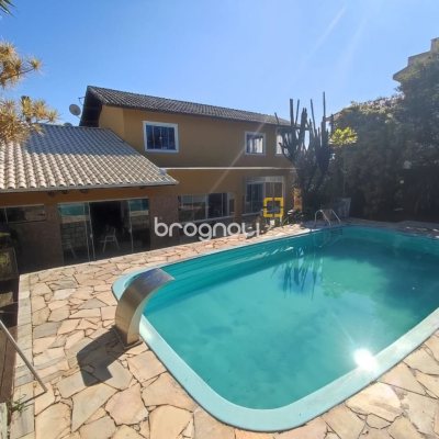 Casa de Condomínio com 287m², 6 quartos (sendo 4 suítes), 3 garagens, no bairro Bosque das Mansões em São José