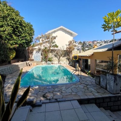 Casa de Condomínio com 287m², 6 quartos (sendo 4 suítes), 3 garagens, no bairro Bosque das Mansões em São José