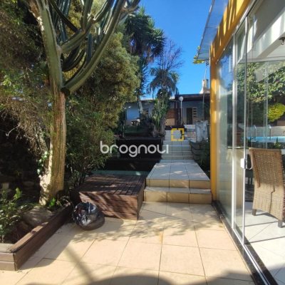 Casa de Condomínio com 287m², 6 quartos (sendo 4 suítes), 3 garagens, no bairro Bosque das Mansões em São José