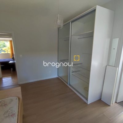 Casa de Condomínio com 287m², 6 quartos (sendo 4 suítes), 3 garagens, no bairro Bosque das Mansões em São José