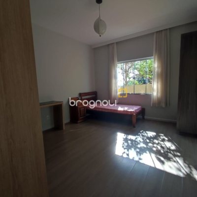 Casa de Condomínio com 287m², 6 quartos (sendo 4 suítes), 3 garagens, no bairro Bosque das Mansões em São José