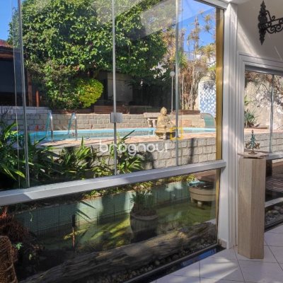Casa de Condomínio com 287m², 6 quartos (sendo 4 suítes), 3 garagens, no bairro Bosque das Mansões em São José