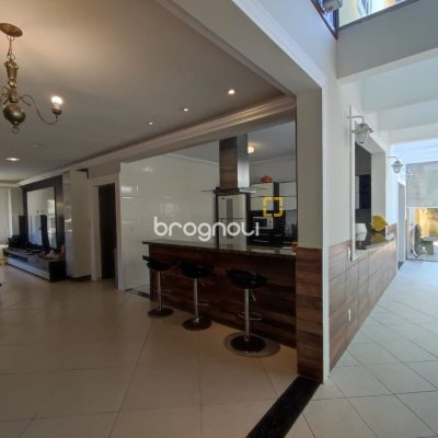 Casa de Condomínio com 287m², 6 quartos (sendo 4 suítes), 3 garagens, no bairro Bosque das Mansões em São José