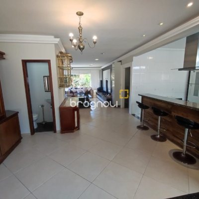 Casa de Condomínio com 287m², 6 quartos (sendo 4 suítes), 3 garagens, no bairro Bosque das Mansões em São José