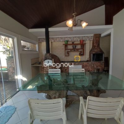 Casa de Condomínio com 287m², 6 quartos (sendo 4 suítes), 3 garagens, no bairro Bosque das Mansões em São José