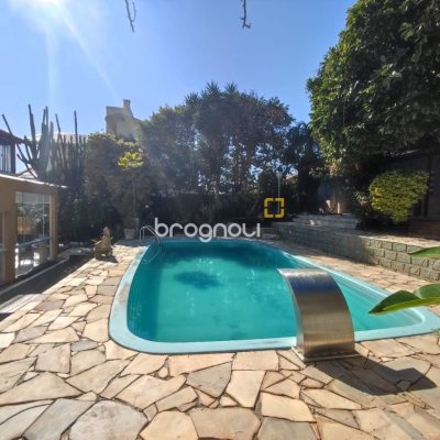 Casa de Condomínio com 287m², 6 quartos (sendo 4 suítes), 3 garagens, no bairro Bosque das Mansões em São José