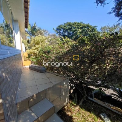 Casa de Condomínio com 287m², 6 quartos (sendo 4 suítes), 3 garagens, no bairro Bosque das Mansões em São José