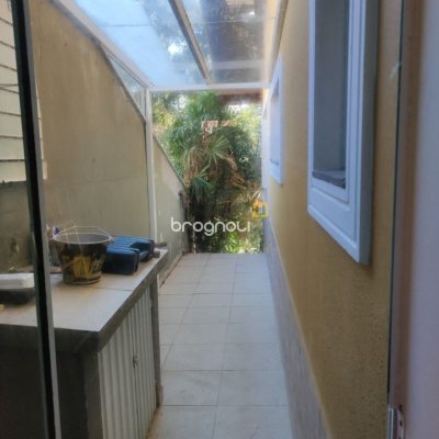 Casa de Condomínio com 287m², 6 quartos (sendo 4 suítes), 3 garagens, no bairro Bosque das Mansões em São José