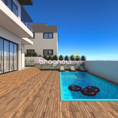 Casa com 300m², 3 quartos (sendo 2 suítes), 2 garagens, no bairro Pedra Branca em Palhoça