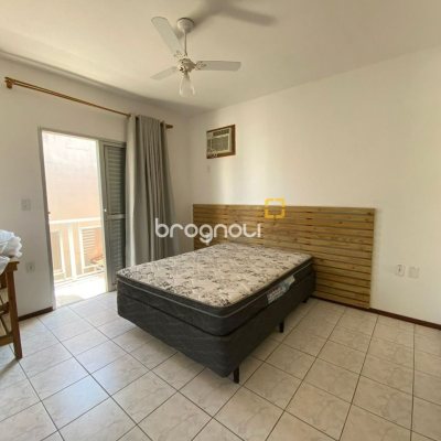 Casa com 270m², 4 garagens, no bairro Ingleses em Florianópolis