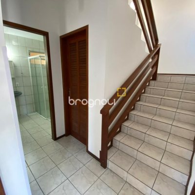 Casa com 270m², 4 garagens, no bairro Ingleses em Florianópolis
