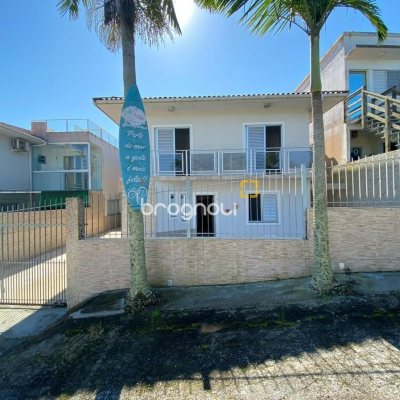 Casa com 270m², 4 garagens, no bairro Ingleses em Florianópolis