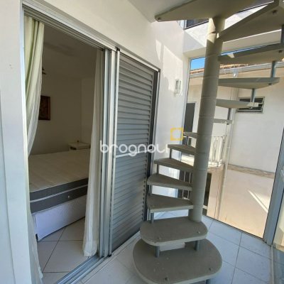 Casa com 270m², 4 garagens, no bairro Ingleses em Florianópolis