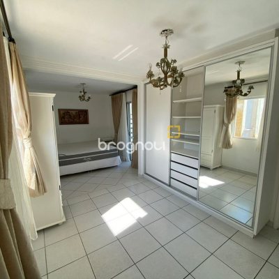 Casa com 270m², 4 garagens, no bairro Ingleses em Florianópolis
