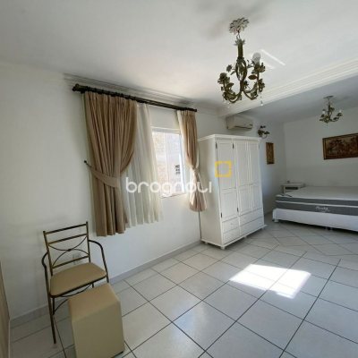 Casa com 270m², 4 garagens, no bairro Ingleses em Florianópolis