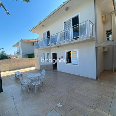 Casa com 270m², 4 garagens, no bairro Ingleses em Florianópolis