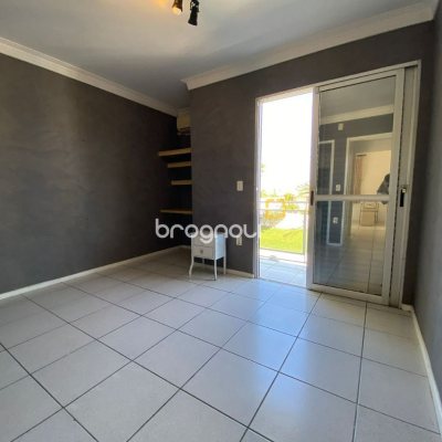 Casa com 270m², 4 garagens, no bairro Ingleses em Florianópolis
