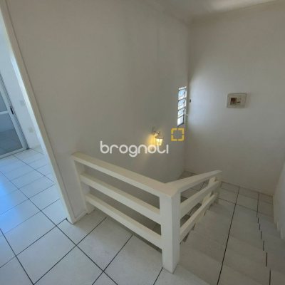 Casa com 270m², 4 garagens, no bairro Ingleses em Florianópolis