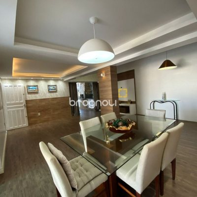 Casa com 270m², 4 garagens, no bairro Ingleses em Florianópolis
