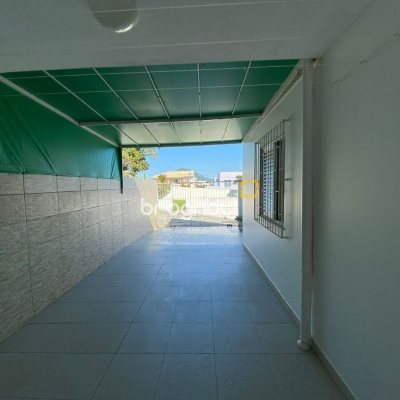 Casa com 270m², 4 garagens, no bairro Ingleses em Florianópolis