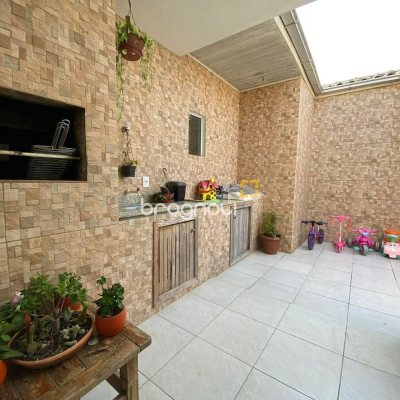 Apartamento com 120m², 3 quartos (sendo 1 suíte), 2 garagens, no bairro Ingleses em Florianópolis
