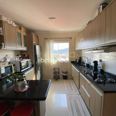 Apartamento com 120m², 3 quartos (sendo 1 suíte), 2 garagens, no bairro Ingleses em Florianópolis