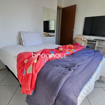 Apartamento com 82m², 3 quartos, 1 garagem, no bairro Campinas em São José