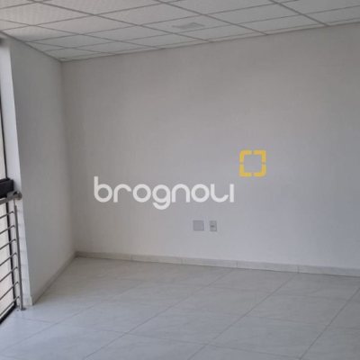 Sala com 42m², 1 garagem, no bairro Ingleses do Rio Vermelho em Florianópolis