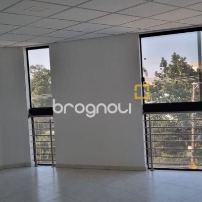 Sala com 42m², 1 garagem, no bairro Ingleses do Rio Vermelho em Florianópolis
