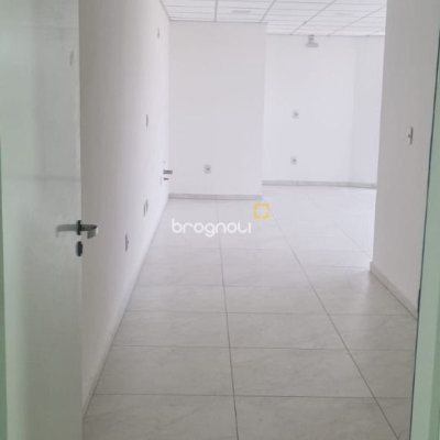 Sala com 42m², 1 garagem, no bairro Ingleses do Rio Vermelho em Florianópolis