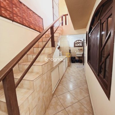 Casa com 221m², 4 quartos (sendo 2 suítes), 1 garagem, no bairro Estreito em Florianópolis