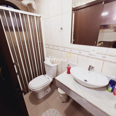 Casa com 221m², 4 quartos (sendo 2 suítes), 1 garagem, no bairro Estreito em Florianópolis