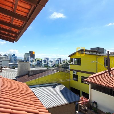 Casa com 221m², 4 quartos (sendo 2 suítes), 1 garagem, no bairro Estreito em Florianópolis