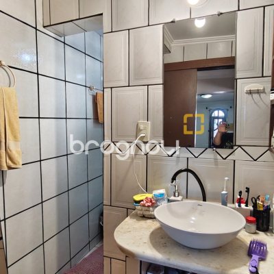 Casa com 221m², 4 quartos (sendo 2 suítes), 1 garagem, no bairro Estreito em Florianópolis