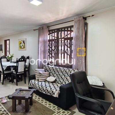 Casa com 221m², 4 quartos (sendo 2 suítes), 1 garagem, no bairro Estreito em Florianópolis