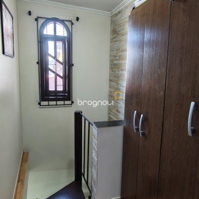 Casa com 221m², 4 quartos (sendo 2 suítes), 1 garagem, no bairro Estreito em Florianópolis