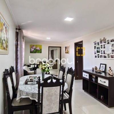Casa com 221m², 4 quartos (sendo 2 suítes), 1 garagem, no bairro Estreito em Florianópolis