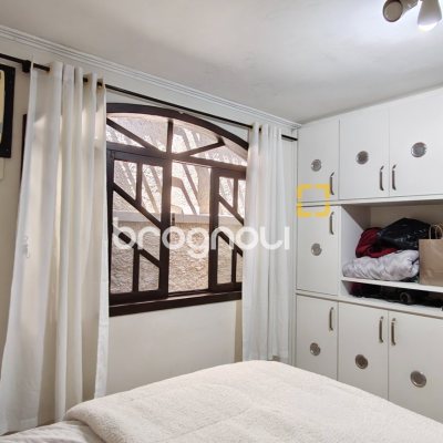 Casa com 221m², 4 quartos (sendo 2 suítes), 1 garagem, no bairro Estreito em Florianópolis