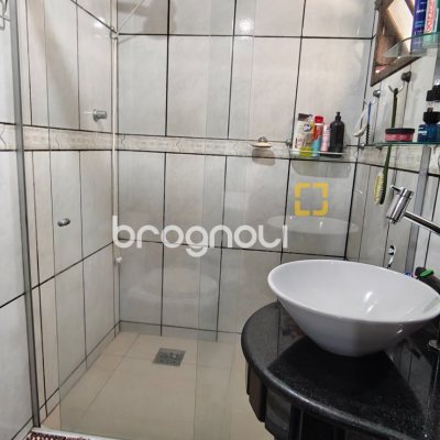 Casa com 221m², 4 quartos (sendo 2 suítes), 1 garagem, no bairro Estreito em Florianópolis