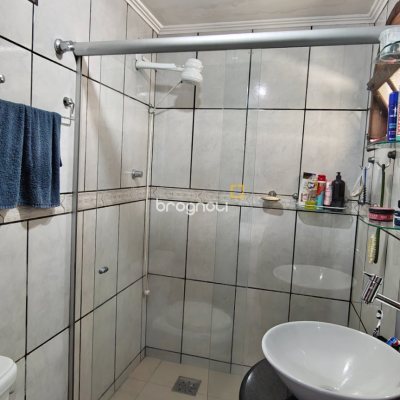 Casa com 221m², 4 quartos (sendo 2 suítes), 1 garagem, no bairro Estreito em Florianópolis