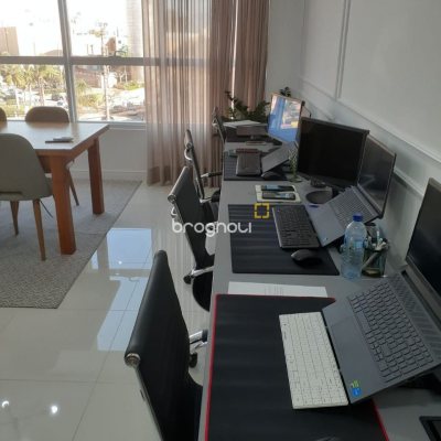 Sala com 32m², no bairro Barreiros em São José