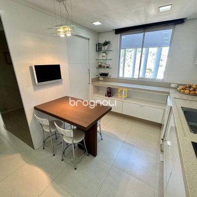 Cobertura com 162m², 4 quartos (sendo 1 suíte), 1 garagem, no bairro Centro em Florianópolis