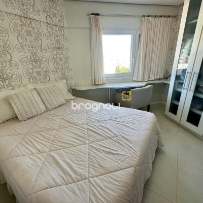 Cobertura com 162m², 4 quartos (sendo 1 suíte), 1 garagem, no bairro Centro em Florianópolis
