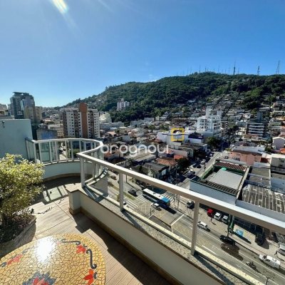 Cobertura com 162m², 4 quartos (sendo 1 suíte), 1 garagem, no bairro Centro em Florianópolis