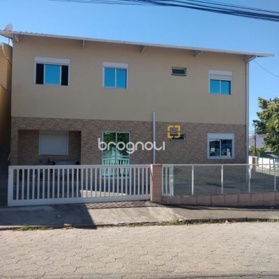 Casa com 350m², 7 quartos (sendo 1 suíte), 5 garagens, no bairro Passa Vinte em Palhoça