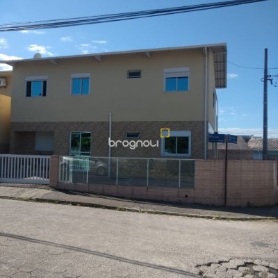 Casa com 350m², 7 quartos (sendo 1 suíte), 5 garagens, no bairro Passa Vinte em Palhoça