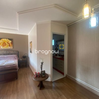 Casa com 350m², 7 quartos (sendo 1 suíte), 5 garagens, no bairro Passa Vinte em Palhoça