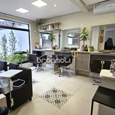 Prédio com 240m², 2 garagens, no bairro Jardim Atlântico em Florianópolis