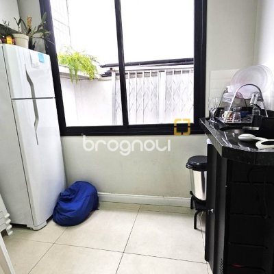 Prédio com 240m², 2 garagens, no bairro Jardim Atlântico em Florianópolis