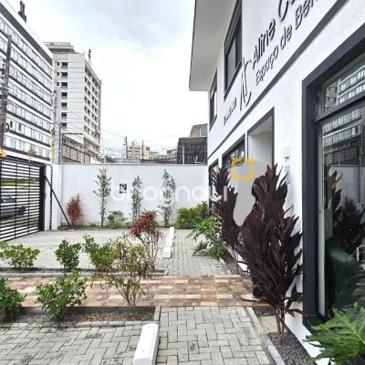 Prédio com 240m², 2 garagens, no bairro Jardim Atlântico em Florianópolis